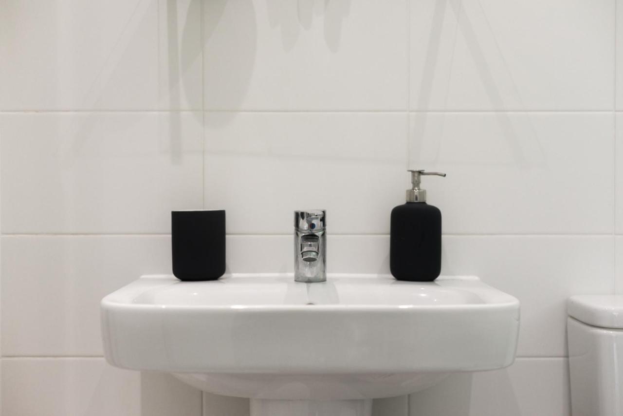 Hertford Serviced Apartments 웨어 외부 사진