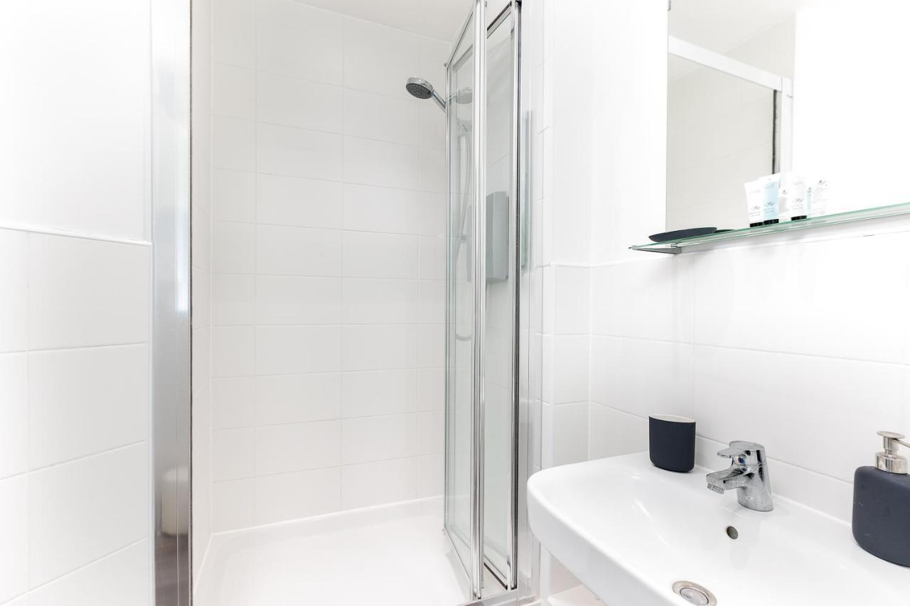 Hertford Serviced Apartments 웨어 외부 사진