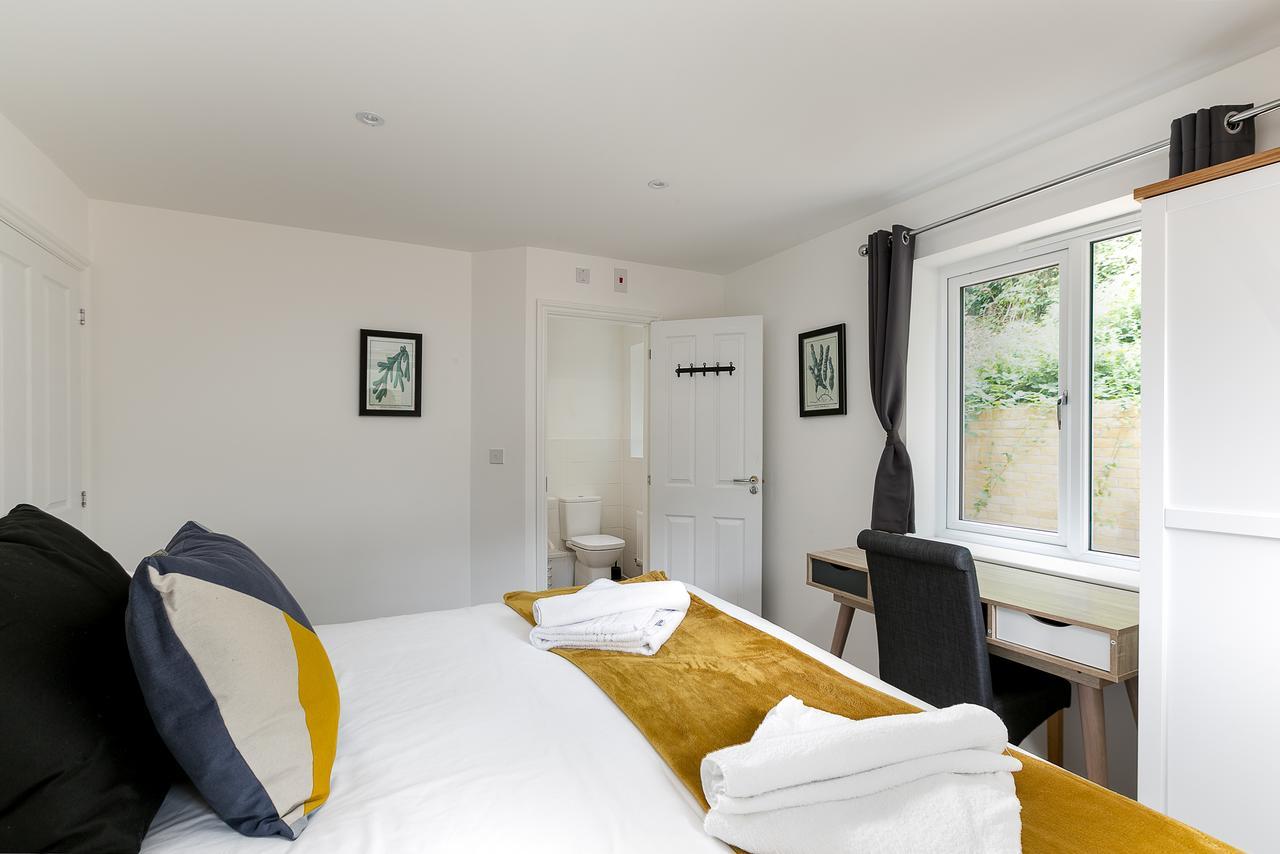 Hertford Serviced Apartments 웨어 외부 사진
