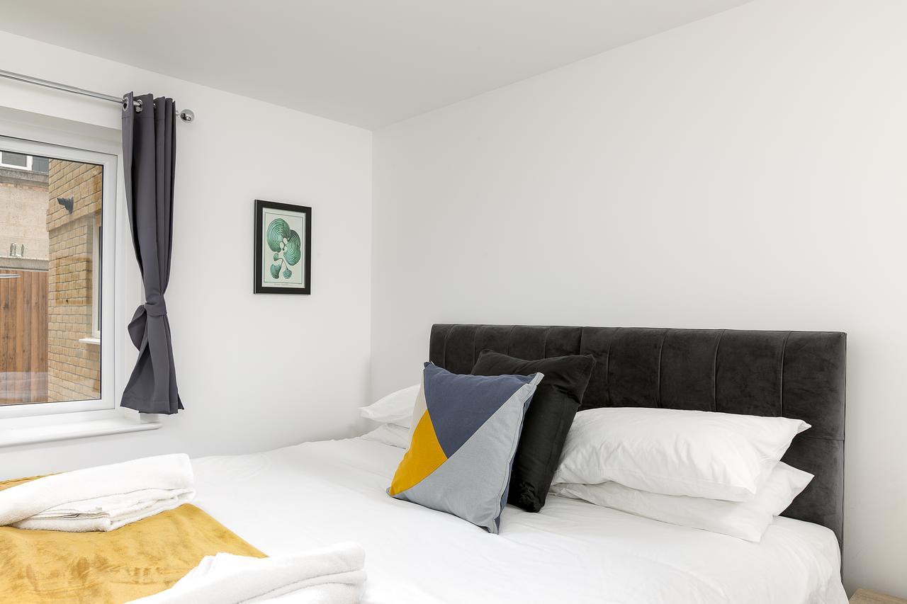 Hertford Serviced Apartments 웨어 외부 사진